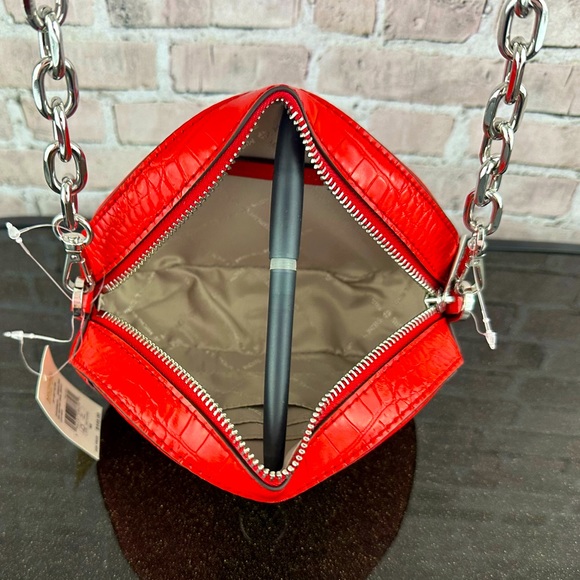 MICHAEL KORS JET SET GLAM LEATHER SMALL OVAL CROSSBODY SHOULDER BAG PURSE $448 - Picture 6 of 8